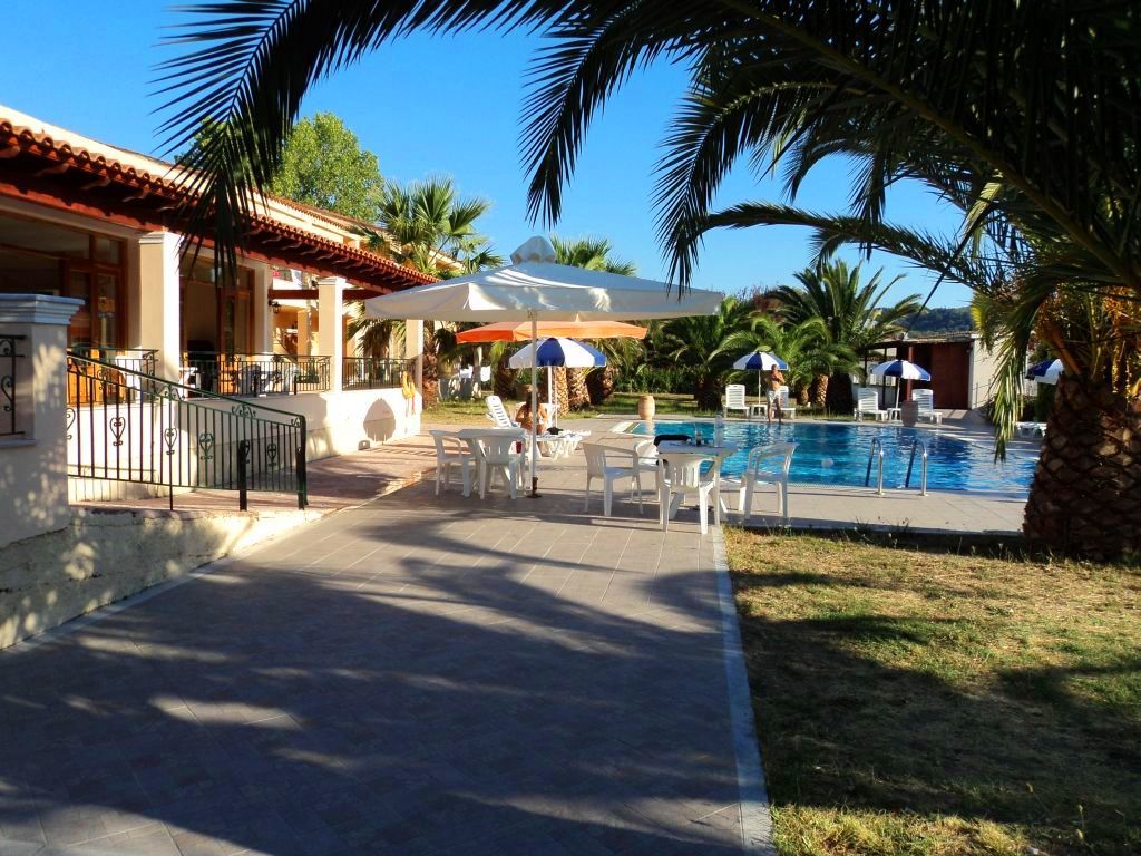 Faethon Lejlighedshotel Karousadhes  Eksteriør billede